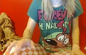 Yo teen rubs naked pussy cums 1-