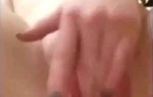 Hot teens masturbate and squirt