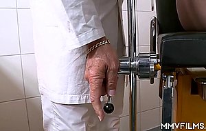 Teen Gets A Pussy Checkout