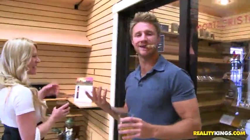 Milfhunter and shawnie - SEXTVX.COM