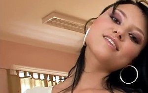 Amateur teenager fingering her tight pussy 