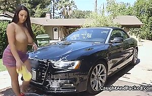 Big tit does carwash then bj