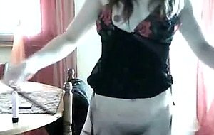 Arab girl puts a vibrator in her ass 