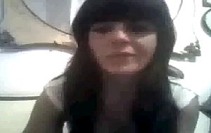latina muestra su cuerpo por webcam (parte 1)