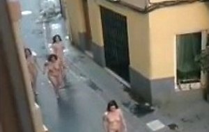 Spencer tunick's mass nudity event in valencia 