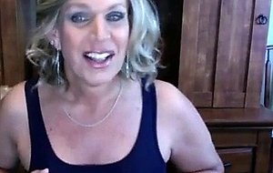 Sexy tranny milf teasing on cam