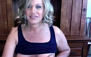 Sexy tranny milf teasing on cam