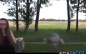 Deutsches teen mit brille fickt draussen