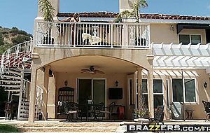 Brazzers - pornstars like it big - nicole aniston voodoo - diving into nicole