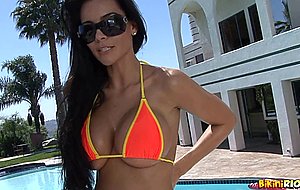 Thong bikini