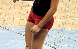 Gostosinhas treinando voleibol