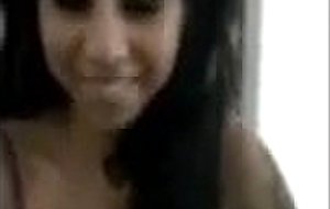 This girl knows how to suck a cock. see her live a