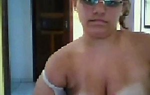 Chuby shows tits on cyber