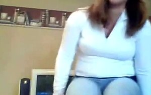 Milf on webcam doing foot show