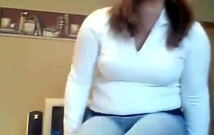 Milf on webcam doing foot show