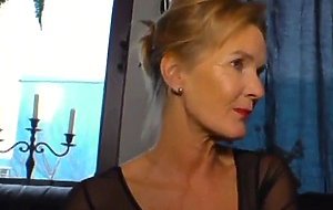 Glucklicher Mann fickt Nachbar vor Frau