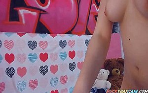 Hot Babe Dildo Fucks her Pussy