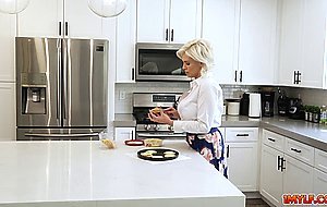 Charli Phoenix letting her stepson creampies her and she would love it