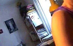 Aldre svenska tuppsugare behandlar en aldre mans stora kuk