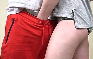 Bekomme Sperma im Hoschen von ihrem Stiefsohn.