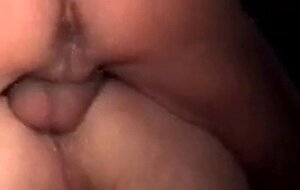 Lecker wie er seine Spermien in der Fotze abpumt