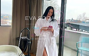 Eva soda, pizzabud slikkede vad fisse cutie spiste kurerens sperm, eva soda