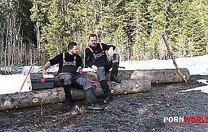 Seductive snowboarder brittany bardot ditches the slopes for some dp fucking