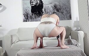 Adeline lafouine, peeing and playing with vibrator in pantys