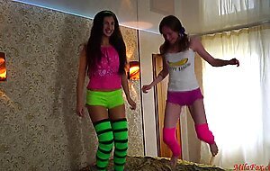 Mila fox, videoigry i seks s druz'iami