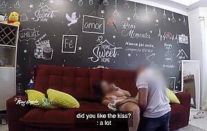 Hot wife thay ksada was recognized by the delivery man, she lets him suck her on the living
