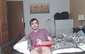 Heisser Twink-Striptease mit Handjob vor der Webcam