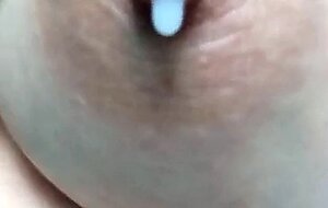 Milf italiana, scarica la tetta...
