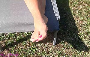 4K - Beautiful naked MILF in her garden makes herself cum while dildoing her pussy with a sex toy