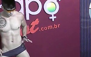 Gogo dancer leotito chaves