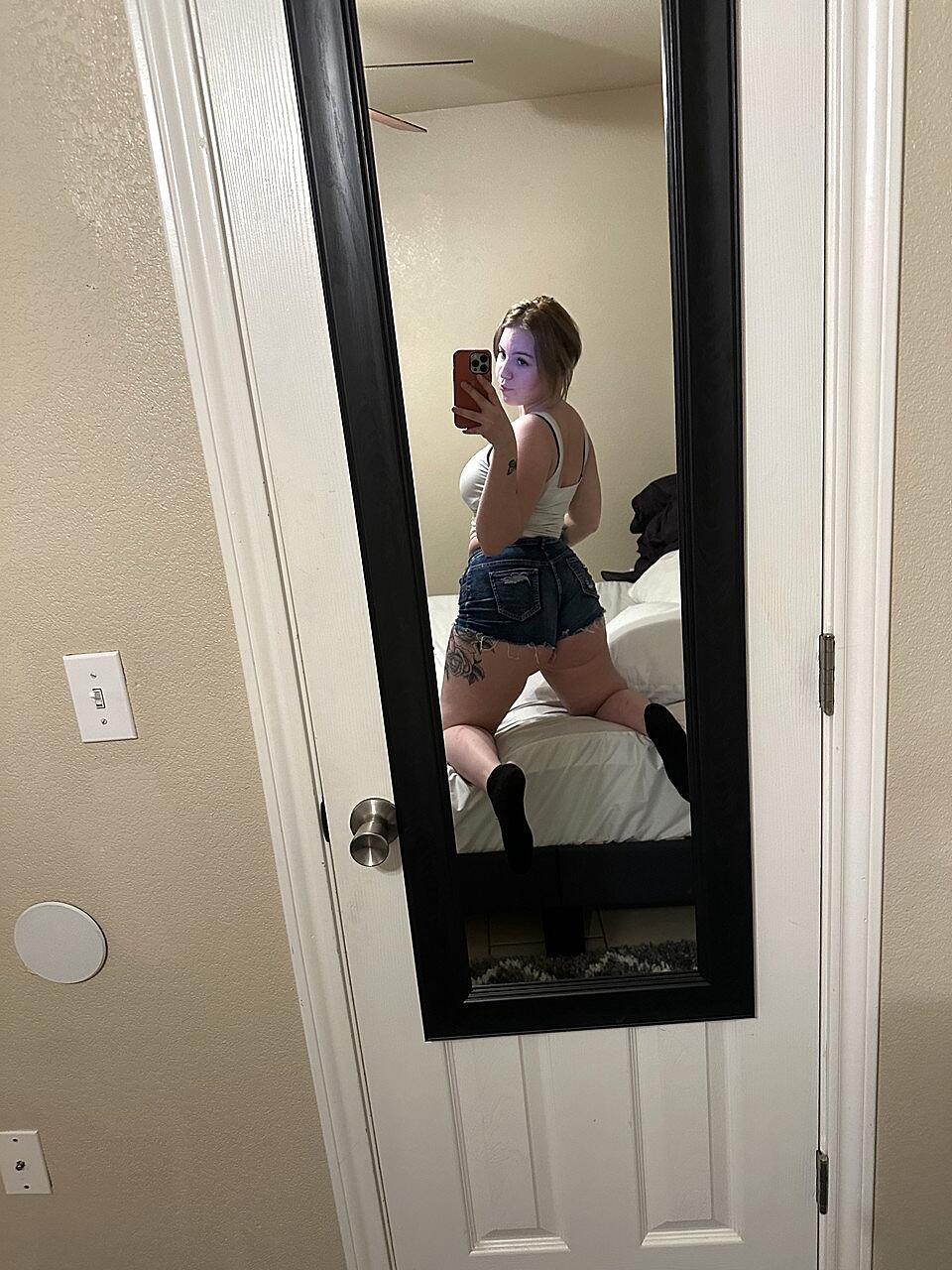 Chubby Cam Babe Kayla Bumsy Flaunts Her Big Ass Wearing Booty Shorts Amateur, Bbw, Chubby, Curvy, Thick