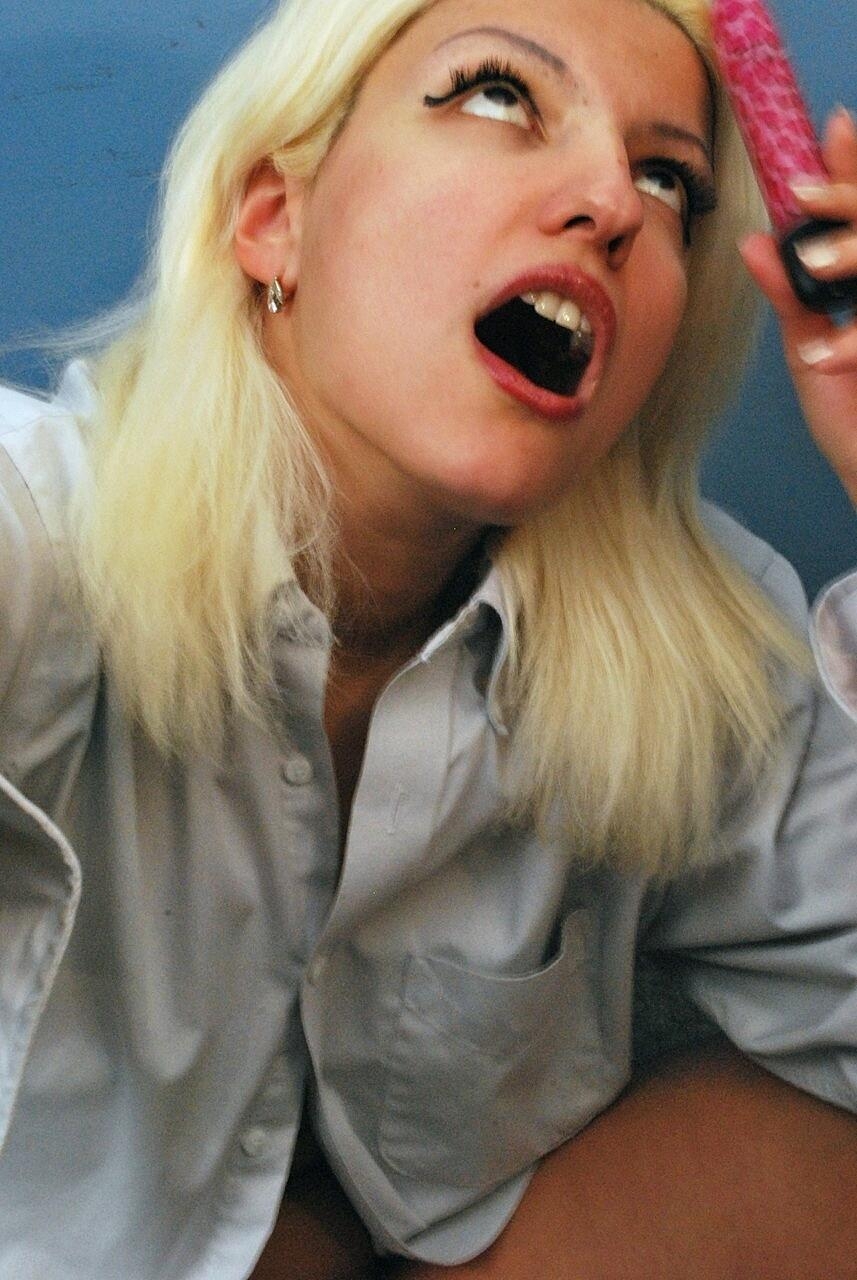 Blonde Amateur Bella Bailey Fondles Her Boobs And Toys Her Twat Up Close Amateur, Amateur-Swingers, Swingers