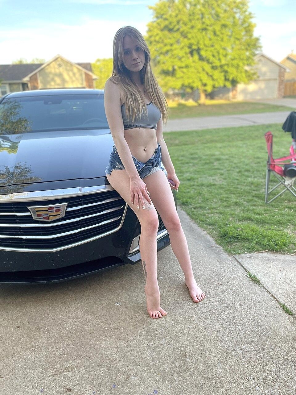 Glamorous amateur Blake Bloom flaunts her sexy curves in her compilation