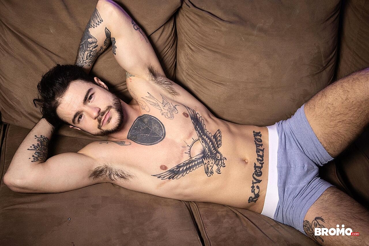 Men Com Tommy Tanner, Tony D Angelo