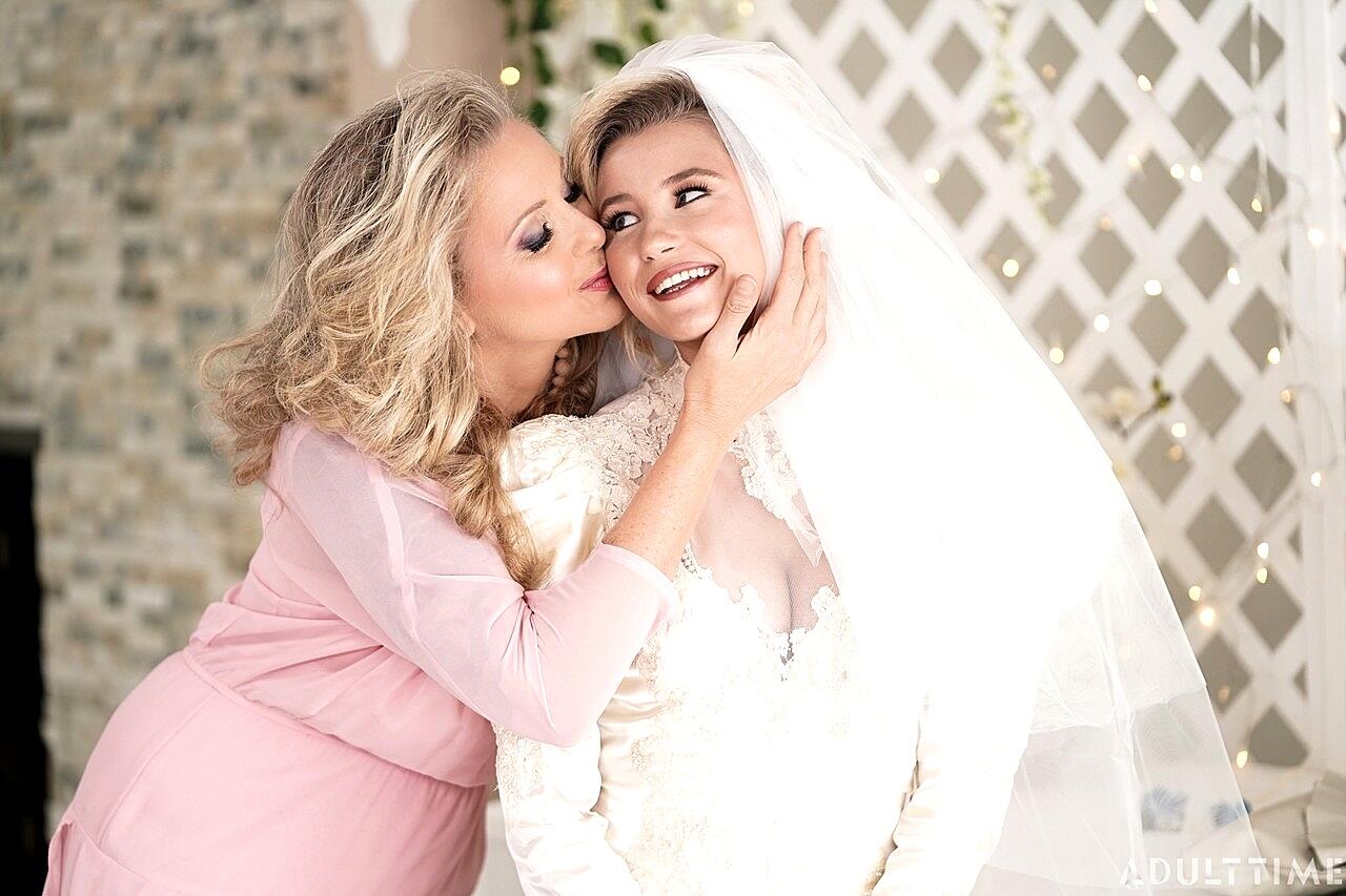 Carolina Sweets Is Affixed With A Garter Before A Lesbian Wedding To Julia Ann Mature, Reality, Wedding
