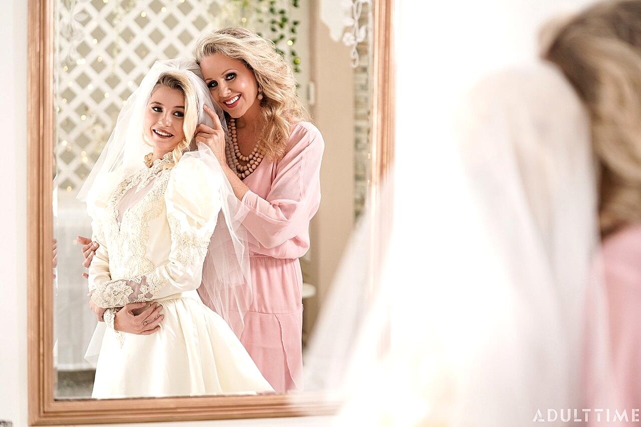 Carolina Sweets Is Affixed With A Garter Before A Lesbian Wedding To Julia Ann Mature, Reality, Wedding