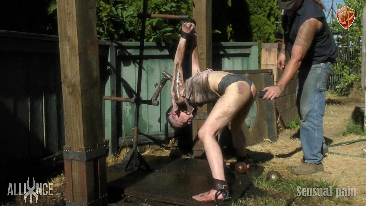 Sensual Pain performed by Abigail Annalee XXX Images