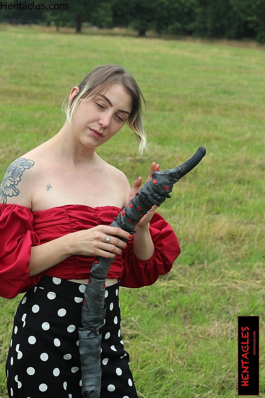Hentacles Featuring Alt Doll Nude Xxx Amateur, Clothed, Outdoor, Solo