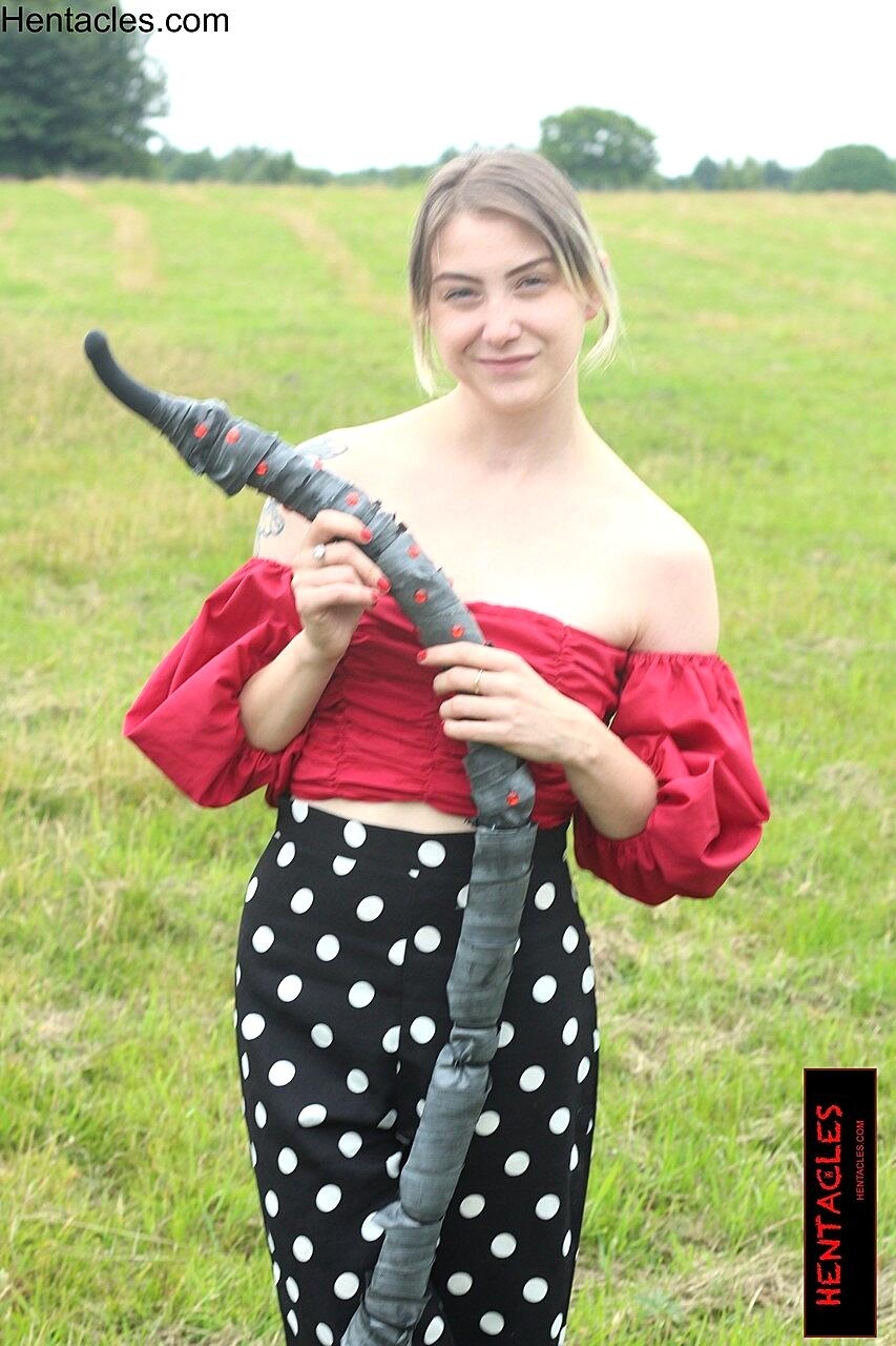 Hentacles Featuring Alt Doll Nude Xxx Amateur, Clothed, Outdoor, Solo