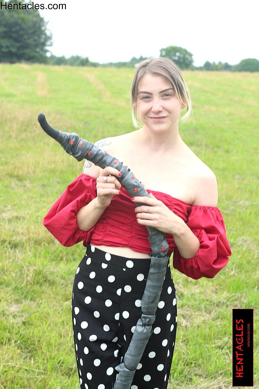 Hentacles Featuring Alt Doll Nude Xxx Amateur, Clothed, Outdoor, Solo
