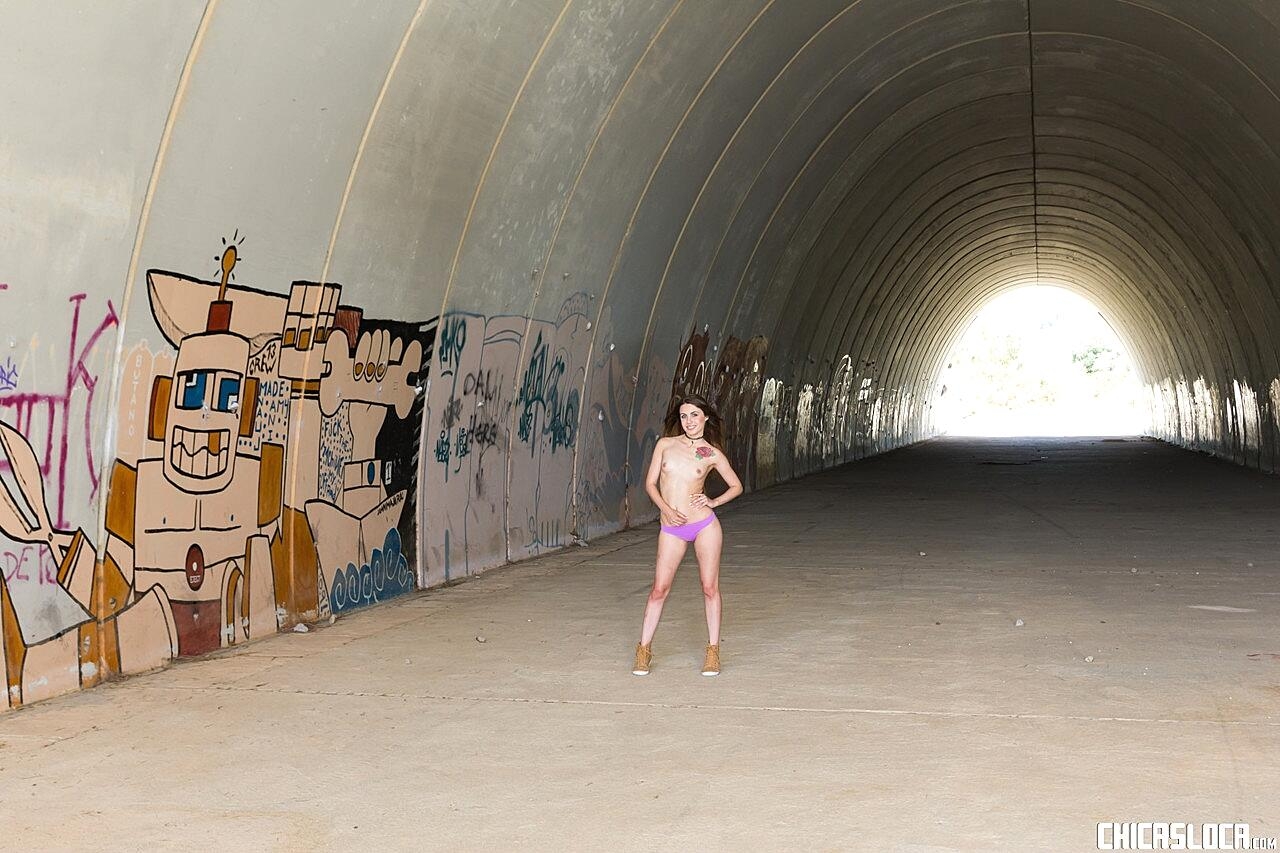 Ukrainian girl Elle Rose wears a choker while fucking in a graffiti alley, Alberto Blanco