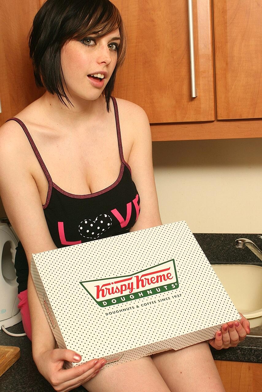 Short Fatty Louisa May Strips & Shows Her Big Tits While Eating Donuts British, Kitchen, Milf, Natural-Tits, Short-Hair